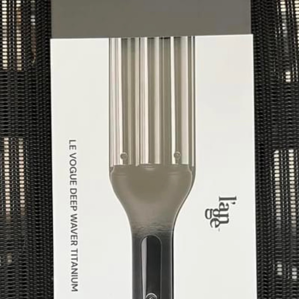 L’ange Le Vogue Deep Waver Titanium.